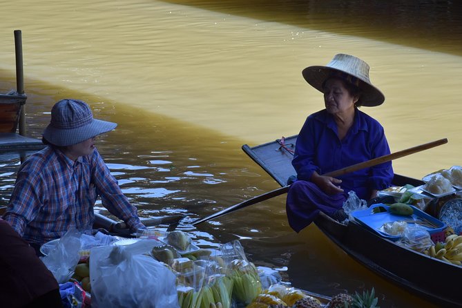 Private Excursion to Maeklong Railway and Floating Markets - Who should book this (and who should pass)
