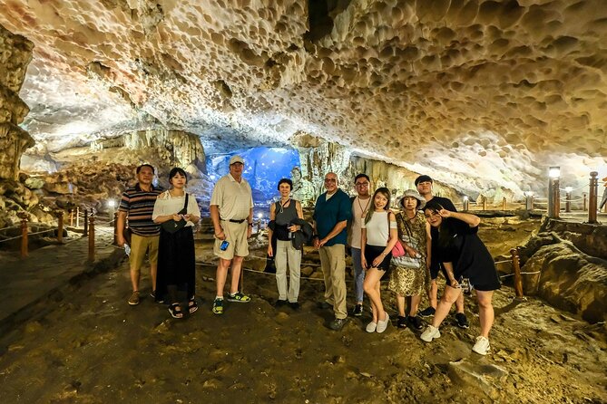 Private Ha Long bay day trip(From Hanoi city or Halong harbour) - Ba Hang Floating Village: Your Paddling Choice (Kayak or Sampan/Bamboo)