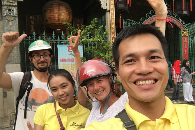 Private Hidden-Gem Sightseeing Motorbike Tour with Local Students - How the student guides shape the whole experience