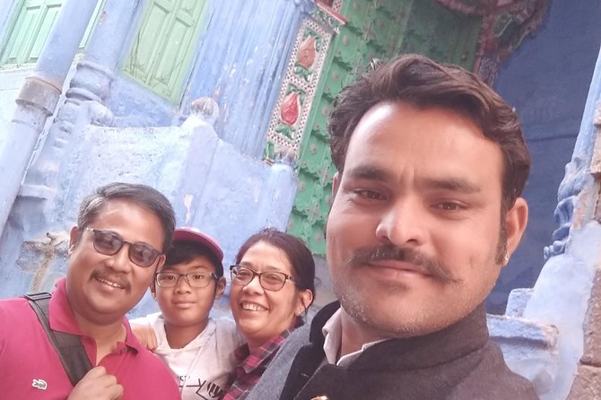 Private Jodhpur Blue City Tour with Hotel Pickup and Drop-off - Stop 5: Sardar Market and the clock tower area