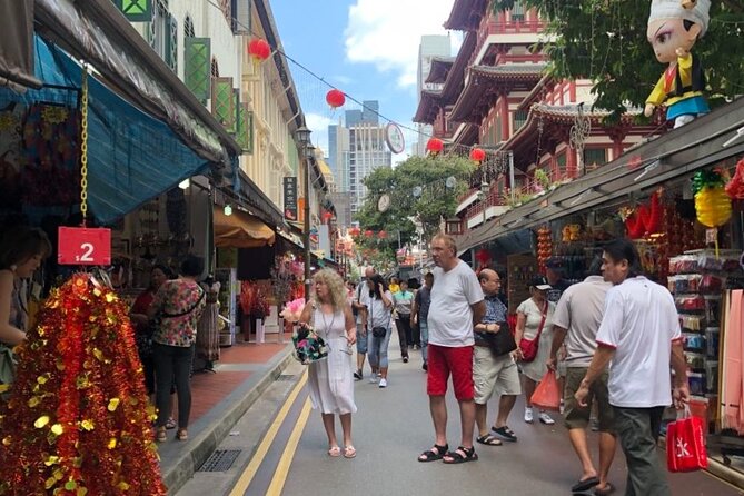 Private Singapore Tour with a Local, Highlights & Hidden Gems 100% Personalised - How guides keep the day realistic in humid weather