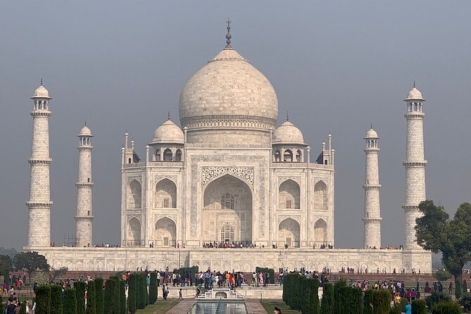 Private Taj Mahal Tour from Delhi by car - All Inclusive - Driving comfort from Delhi: Wi‑Fi, A/C, and the reality of 10–12 hours