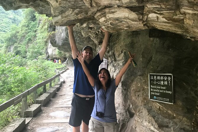 Private Taroko Gorge Day Tour from Hualien with Local Expert - Chishingtan Scenic Area: Pebbles, Big Water, and the End-of-Day Feel