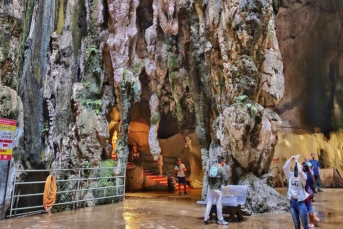 Private Tour Kuala Lumpur with Petronas Twin Towers Observation Deck & Batu Cave - Key highlights worth planning around