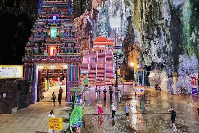 Private Tour Kuala Lumpur with Petronas Twin Towers Observation Deck & Batu Cave - Merdeka Square (Dataran Merdeka): independence in view