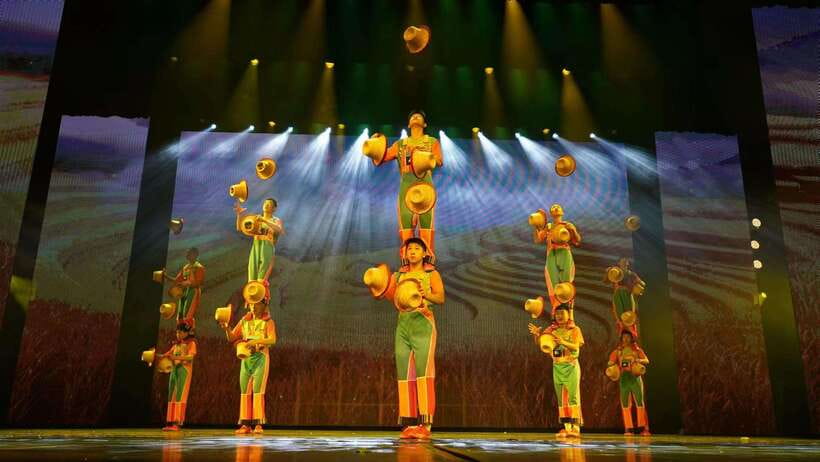 Red Theatre Beijing Acrobatic Show Tickets - Getting to Red Theatre: subway from Tiantandongmen (Line 5)