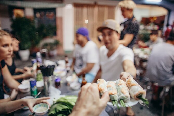 Saigon Night Bites on Foot: Local Vendors, Stories & Sweet Finish - Key things you will notice on this tour