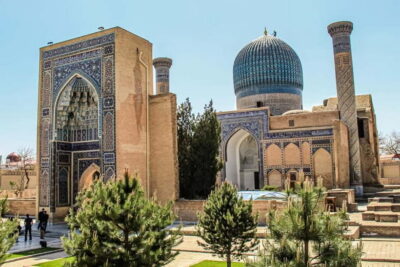 Samarkand: Historical Monuments Guided Walking Tour - Bibi-Khanym Mosque: architecture with attitude