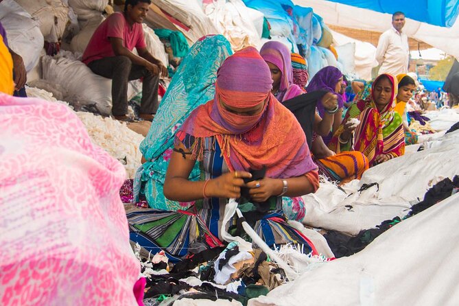 Sanjay Colony Slum Tour - Entering the neighborhood: how the walk is guided