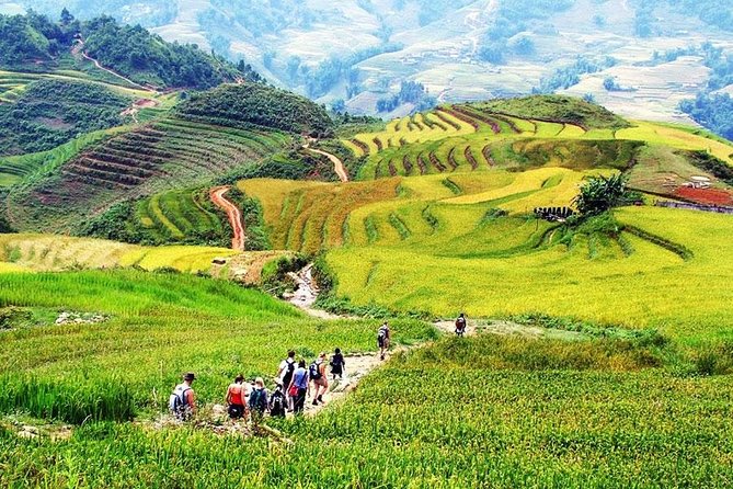Sapa 3 Days 2 Nights Trekking Tour (1 Night In Ta Van Village, 1 Night In Hotel) - Day 1 in Sapa: Cat Cat Village and the first valley views