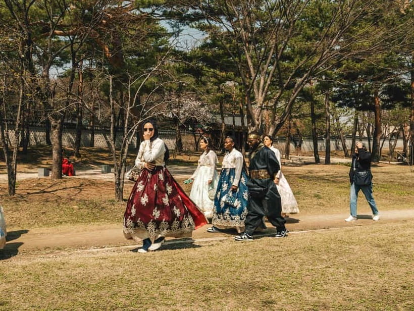 Seoul: City Hightlights, Palace Tour, and Optional Hanbok - K star Hanbok rental: the part that changes your whole experience