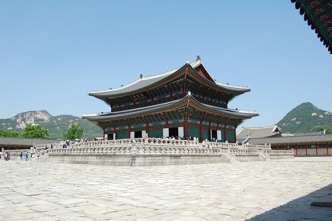 Seoul City Sightseeing Tour Including Gyeongbokgung Palace, N Seoul Tower, and Namsangol Hanok Village - Jogyesa Temple: A Calm Start Before the Royals