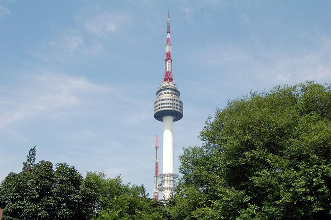 Seoul City Sightseeing Tour Including Gyeongbokgung Palace, N Seoul Tower, and Namsangol Hanok Village - Gwanghwamun Gate Guard Ceremony: Camera-Ready History