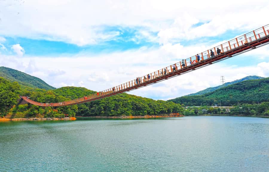 Seoul: DMZ Tour with Optional Suspension Bridge and Gondola - Imjingak Park and Freedom Bridge: the emotional setup