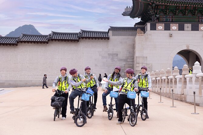 Seoul E-bike Tour - Gyeongbokgung Palace: the iconic gate stop (and when timing shines)