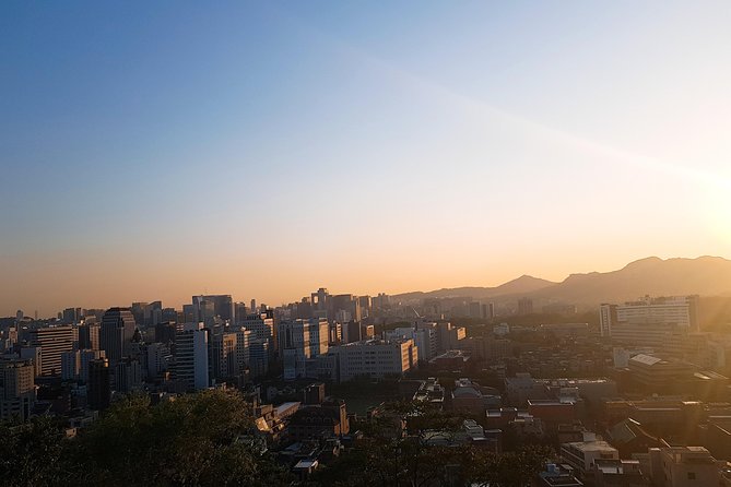 Seoul: Gyeongbok Palace, Bukchon Village, and Gwangjang Tour - Price and value: does $32 buy you real convenience?
