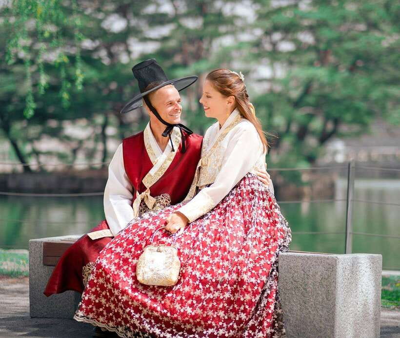 Seoul: Hanbok Rental with Gyeongbokgung Palace Entry - A hanbok rental that turns into a palace ticket
