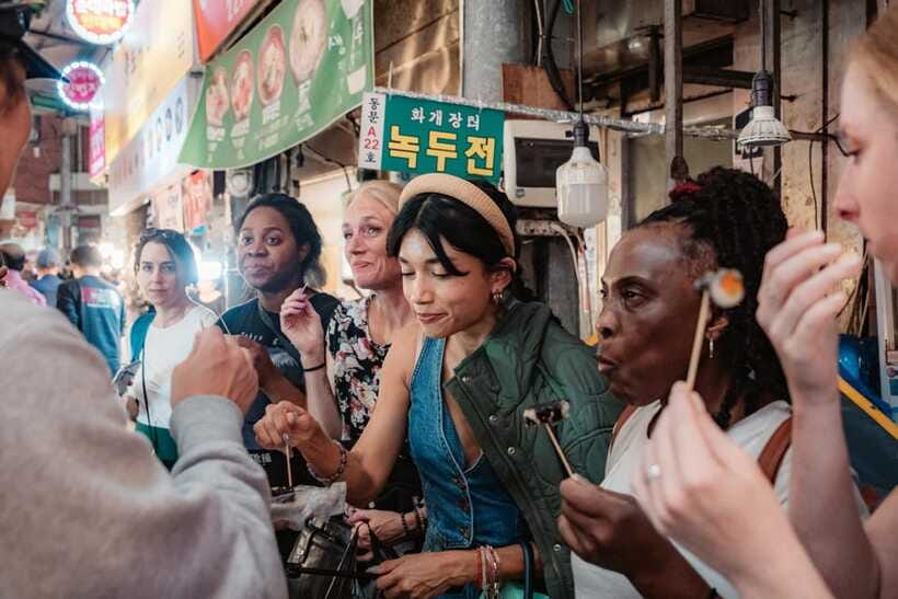 Seoul: Night Market Food Tour with Local Guide - The Heart of It: Up to 10 Tastings at Gwangjang Market