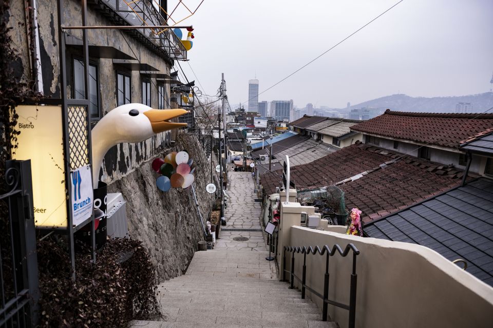 Seoul: Nighttime Hidden Gems Walking Tour - Hanyang City Wall is the reason to come at night