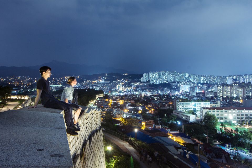 Seoul: Nighttime Hidden Gems Walking Tour - Climbing the city wall: how the view grows as you go