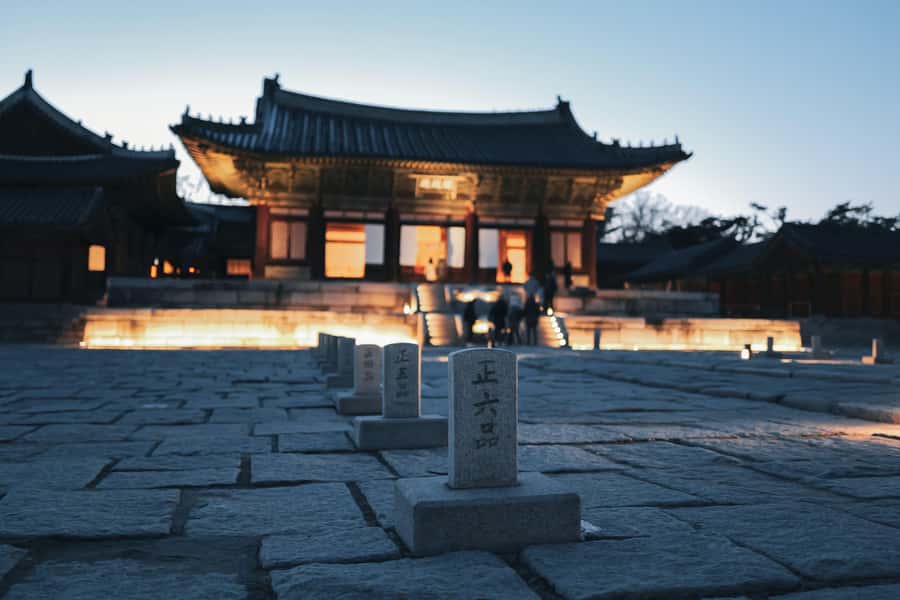 Seoul: Palace, Temple and Market Guided Foodie Tour at Night - Should you book this tour?