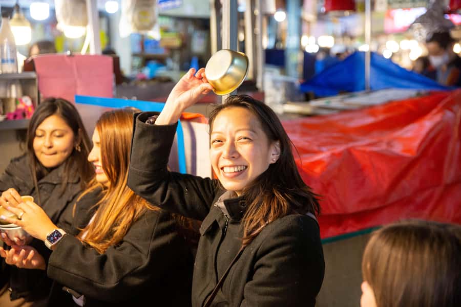 Seoul: Palace, Temple and Market Guided Foodie Tour at Night - Getting there: Hyehwa Station meeting point and a walk-friendly route