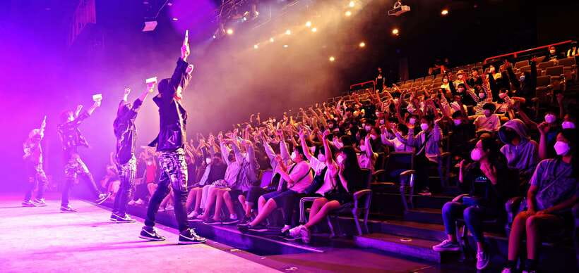 Seoul: The Painters Live Art K-pop Dance Show Ticket - Should you book this Seoul show?