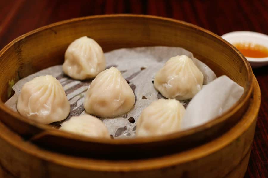 Shanghai: 3-Hour Local Food Tasting Tour - Longjing Green Tea vs Fujian Black Tea: Don’t Skip the Drink