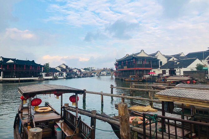 Shanghai Private Tour: Zhujiajiao Water Town and Boat Ride - The boat ride through Zhujiajiao canals: the calm part of the day