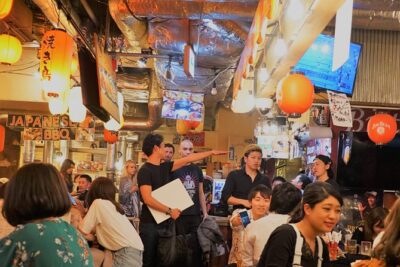 Shibuya Meltdown Nightlife Tour: All-You-Can-Drink Bar Hopping - The first minutes: Shibuya Crossing photos, then beer to set the tone