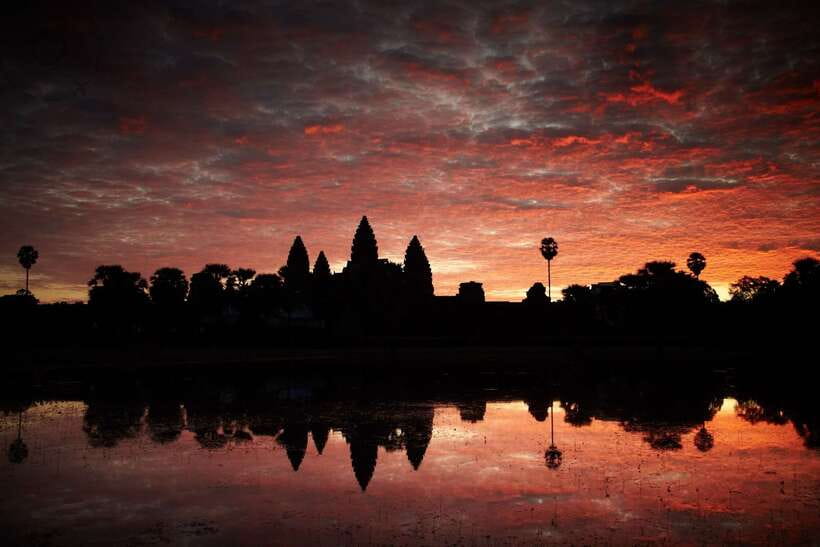 Siem Reap: Angkor Sunrise 1- or 2-Day Guided Temples Tour - The rhythm: why this tour feels different from just temple hopping