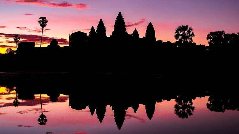 Siem Reap: Angkor Sunrise 1- or 2-Day Guided Temples Tour - Day 2: Angkor Wat inside, Angkor Thom’s gates and terraces, then Ta Prohm