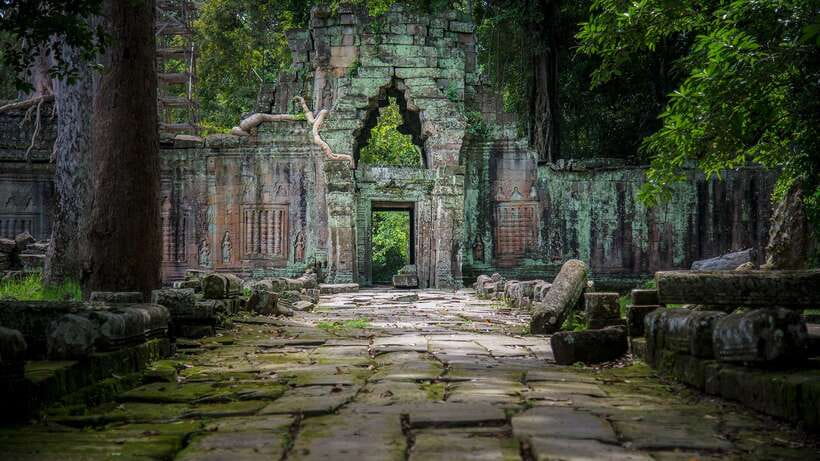 Siem Reap: Angkor Wat: Small-Group Sunrise or Sunset Tour - South Gate of Angkor Thom: the faces that set the tone