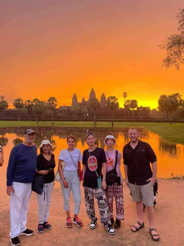 Siem Reap: Angkor Wat Sunrise Small-Group Guided Day Tour - Getting There: Pickup, AC Comfort, and a Real Early Start