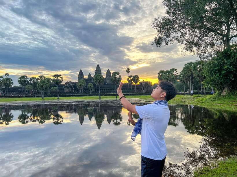 Siem Reap: Angkor Wat Sunrise Small Group tour and Breakfast - Key highlights to look for