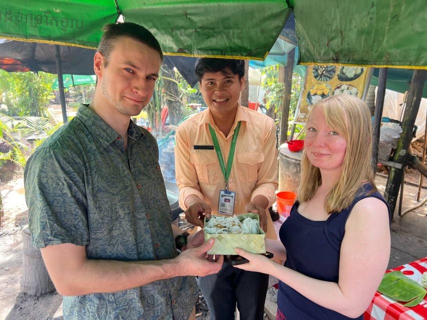 Siem Reap: Angkor Wat Sunrise Small Group tour and Breakfast - Tonle Om Gate (Southern Gate): your final orientation moment