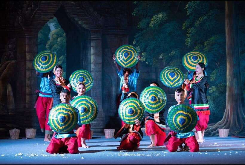 Siem Reap: Apsara Dance Show and Dinner with Hotel Pickup - Should You Book the Siem Reap Apsara Dance and Dinner?
