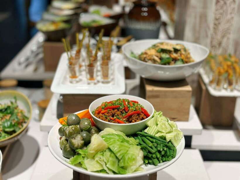 Siem Reap: Apsara Dance Show and Dinner with Hotel Pickup - Your Arrival: Pickup, Tuk-Tuk Rides, and Timing That Actually Works