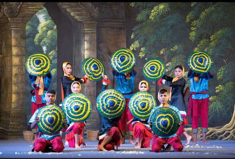 Siem Reap: Apsara Show Including Dinner & Hotel Pickup - Price and value: what you get for about $23