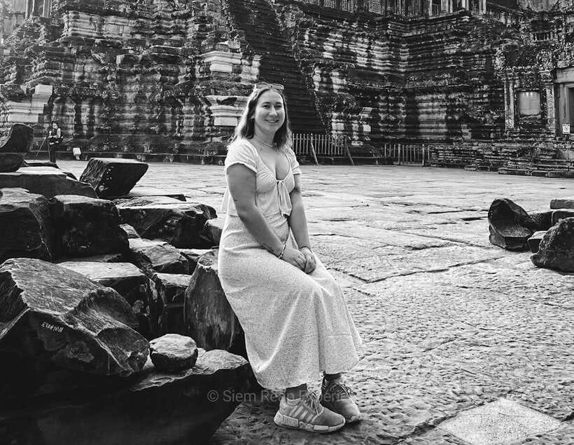 Siem Reap: Full-Day Angkor Wat Guided Tour with Sunset - Angkor Thom and Bayon: where the smile story starts