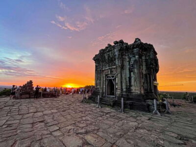 Siem Reap: Full Day Angkor Wat Temple Experience with Sunset - Angkor Thom and the South Gate: the royal city wall vibe