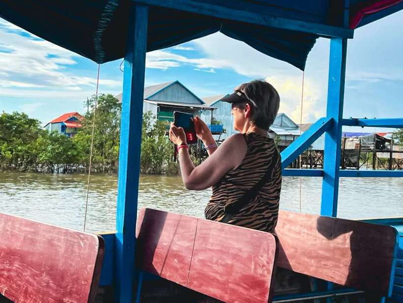 Siem Reap: Kampong Phluk Floating Village Tour with Boat - Walking the Stilt Houses: What You’re Seeing and Why It Matters
