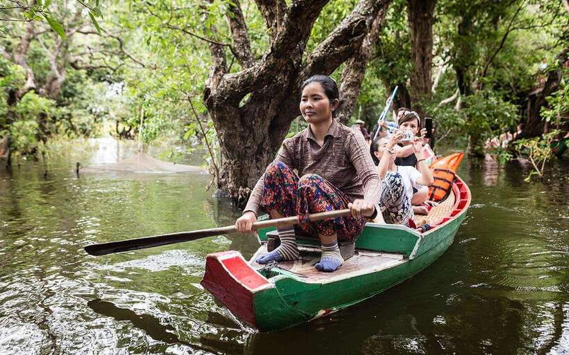 Siem Reap: Kompong Phluk Floating Village Half-Day Tour - Flooded forest in the rainy season: the optional rowing boat that changes everything