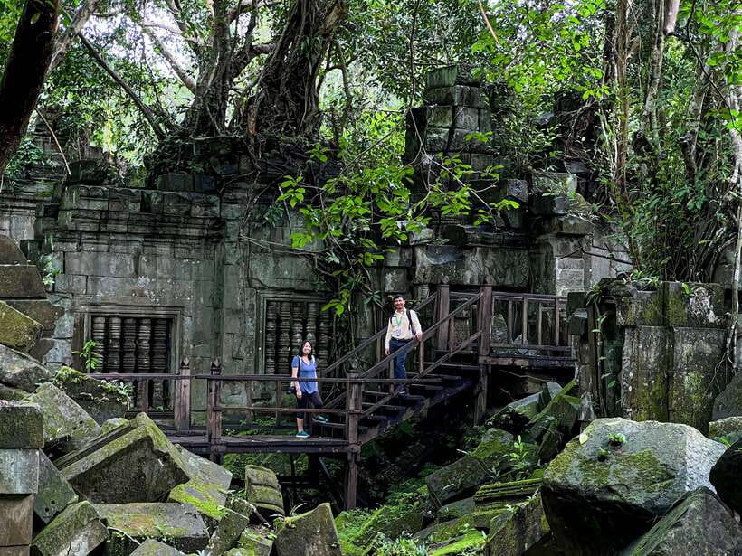 Siem Reap: Kulen Mountain, Beng Mealea and Tonle Sap Tour - The morning drive to Phnom Kulen: rice paddies and real village life