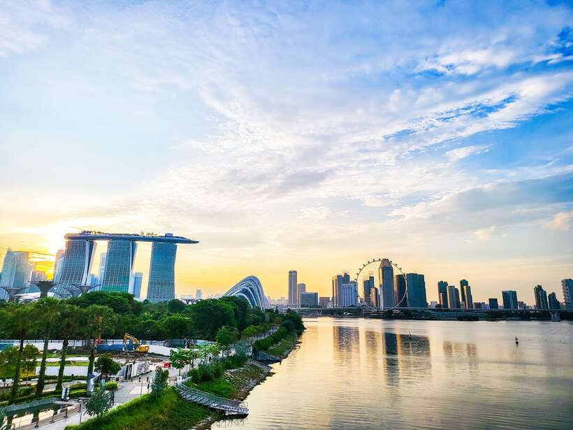 Singapore: Big Bus Night Tour by Open-Top Bus & Live Guide - Marina Barrage at sunset: a skyline viewpoint with a purpose