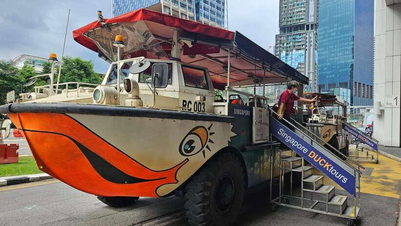 Singapore: Guided City Tour by Amphibious Duck Boat - Key points you’ll care about