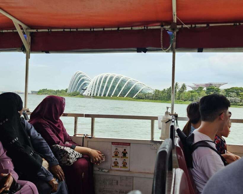 Singapore: Guided City Tour by Amphibious Duck Boat - Price and value: is $38 for one hour a fair trade?