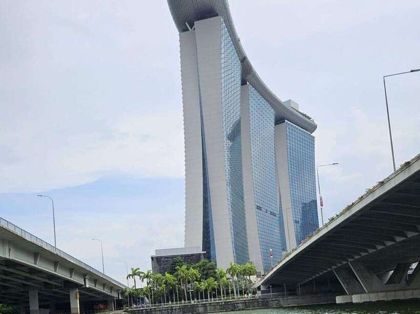 Singapore: Guided City Tour by Amphibious Duck Boat - When to book and when road closures can change your route