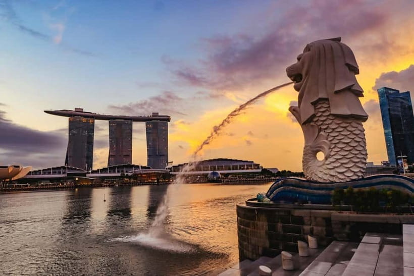 Singapore River Cruise, Garden Rhapsody & Spectra by CYT - Merlion Park at Golden Hour: Where Your Photos Get Easy