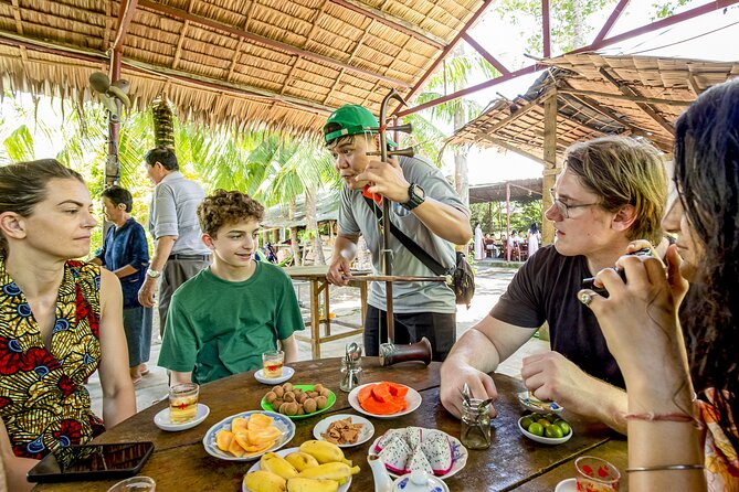 Small-Group Mekong Delta Day Trip: Boat Ride, Cottages & Pagoda - Riverside lunch at Lang Xanh: a five-course meal that prevents hangry mode